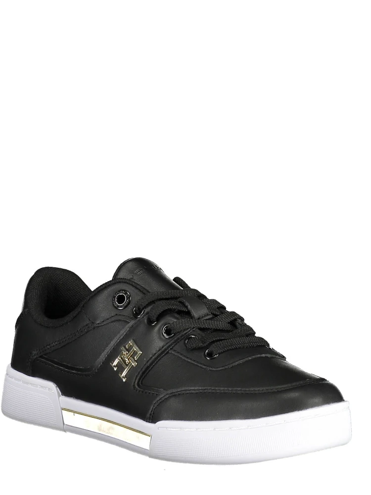 Low-top sneaker alternative