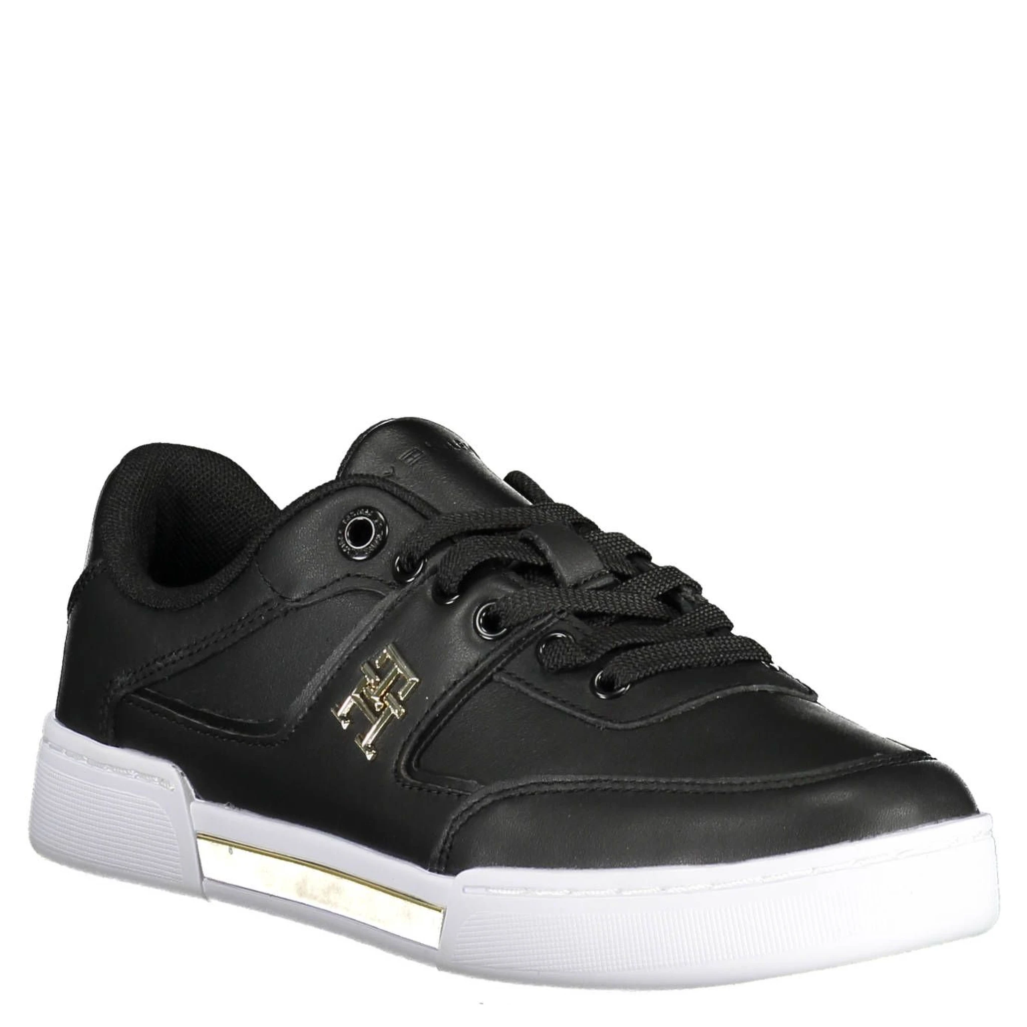 Low-top sneaker