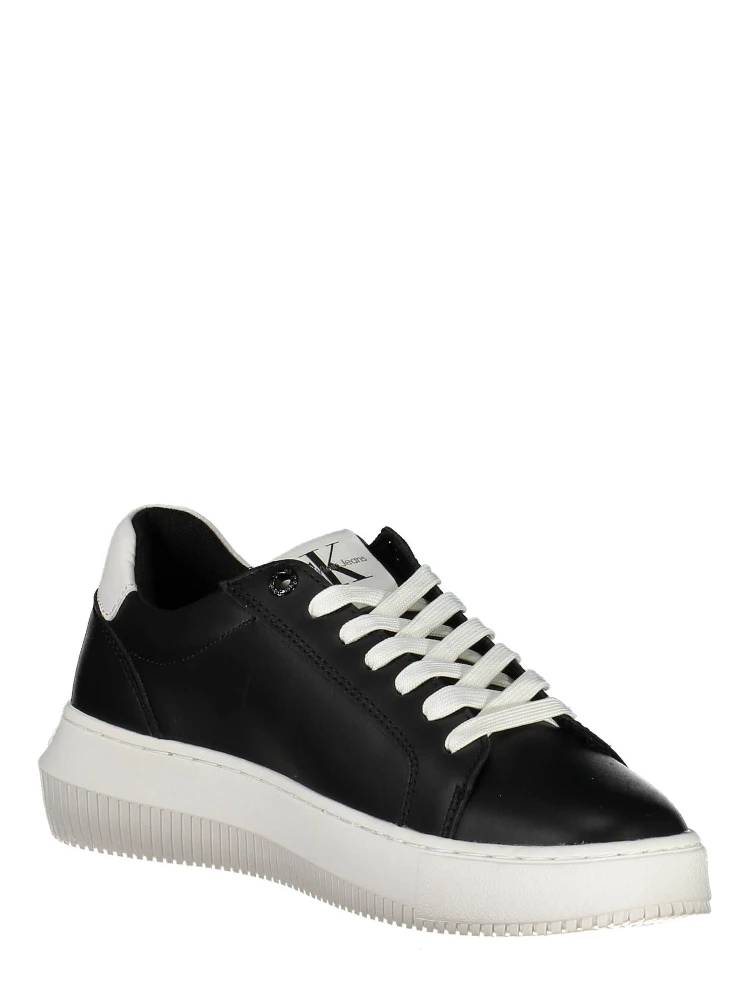 Low-top lace-up sneakers alternative