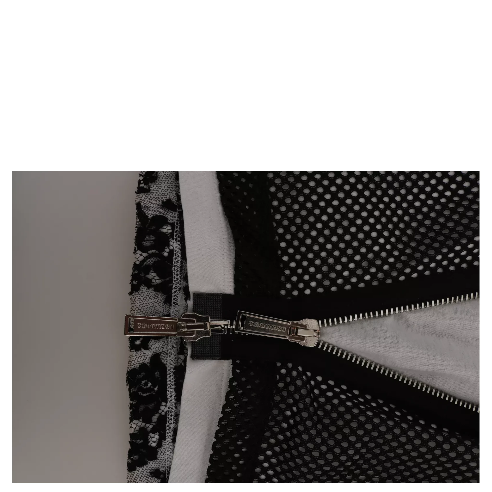 Black White Crew Neck Sleeveless Cotton Blouse