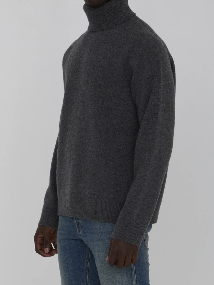 Wool jumper alternative