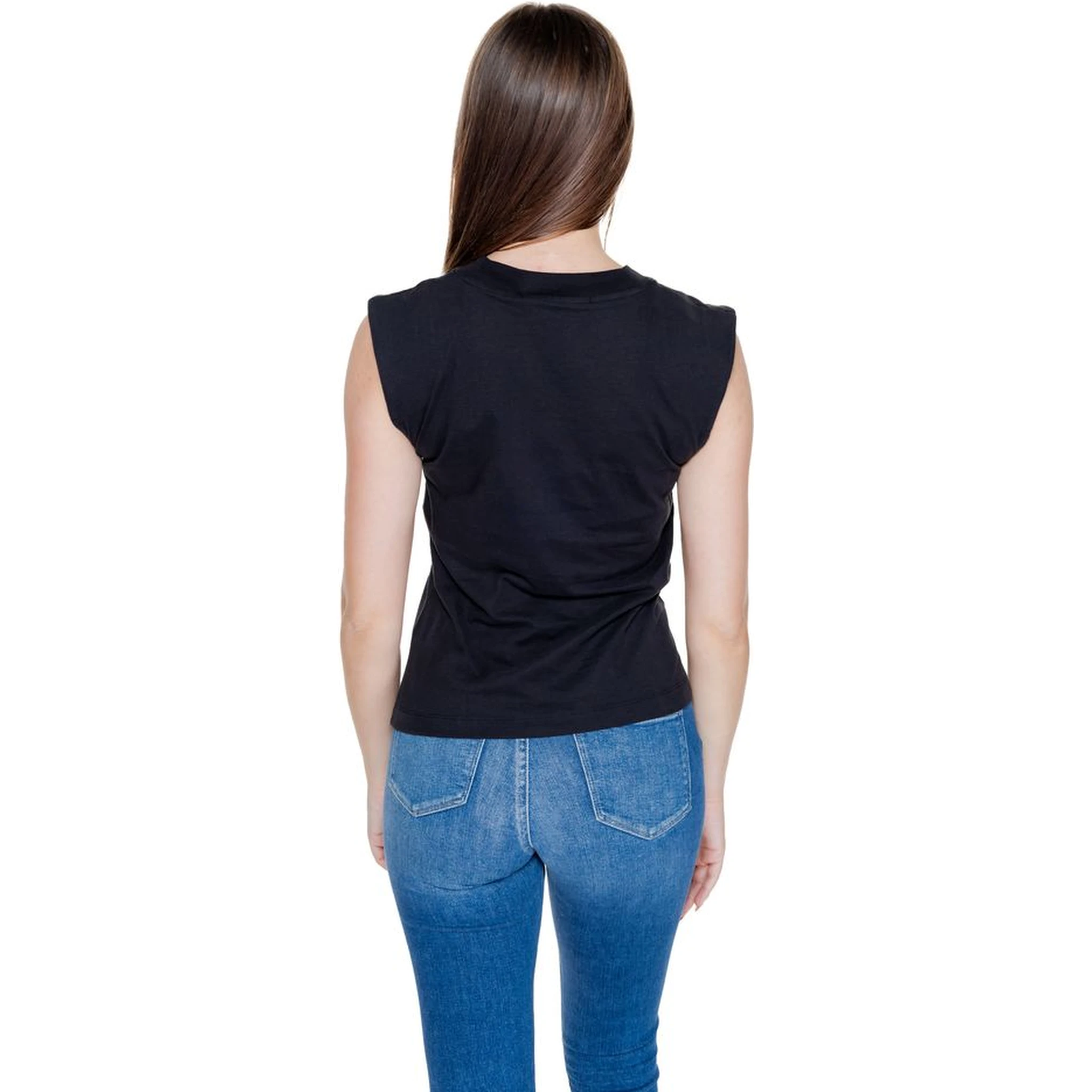 Relaxed Sleeveless T-shirt