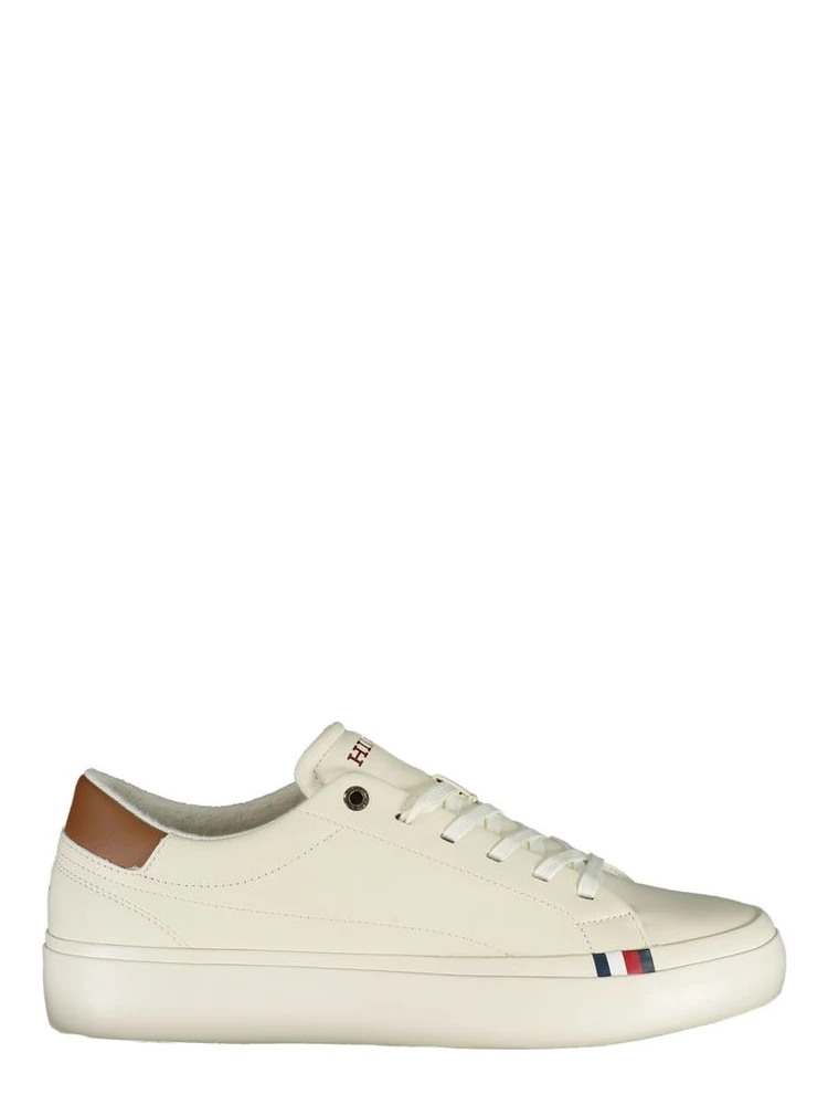 Low-top sneakers