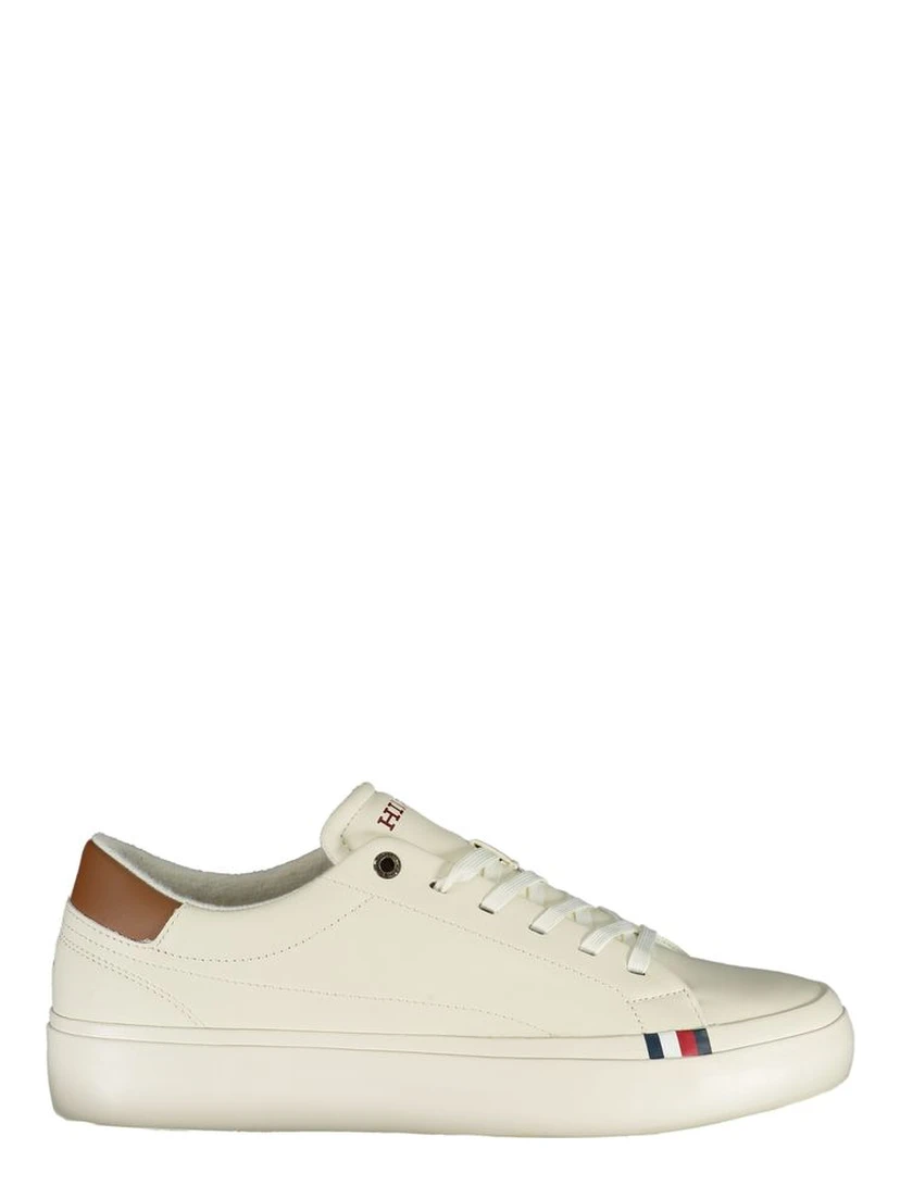 Low-top sneakers