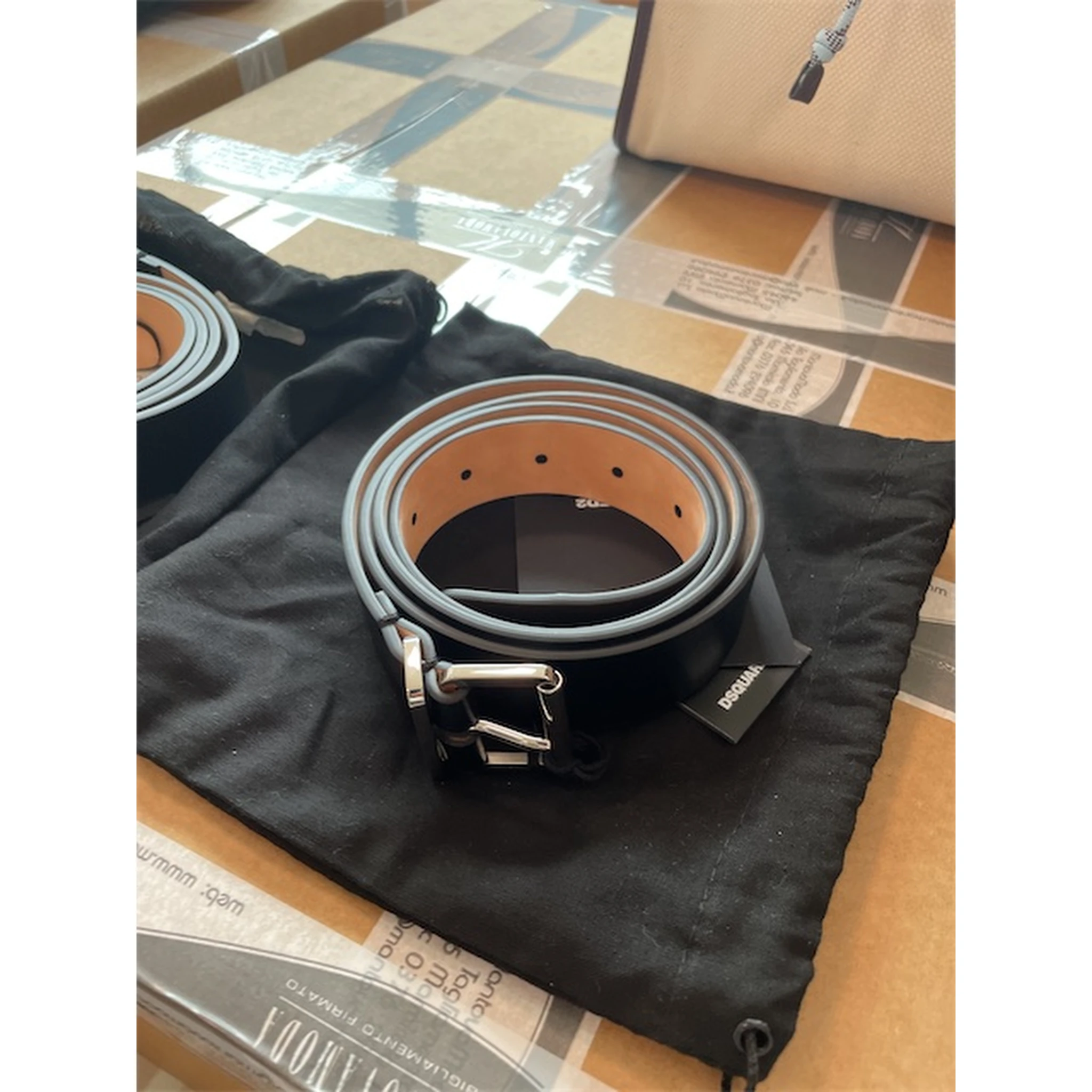 logo-buckle leather belt