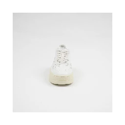 Medalist sneaker