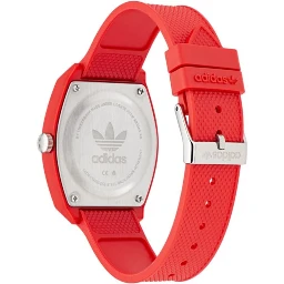 ساعة رياضية حمراء صناعية