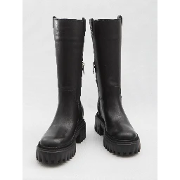 H700 boots