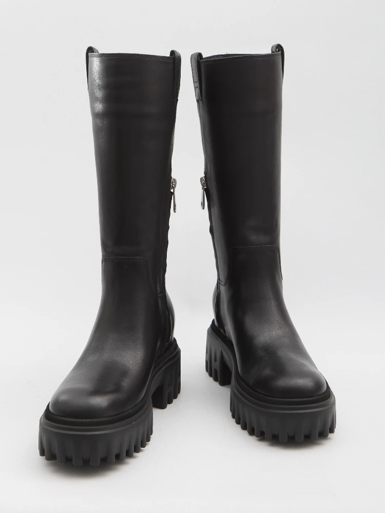 H700 boots