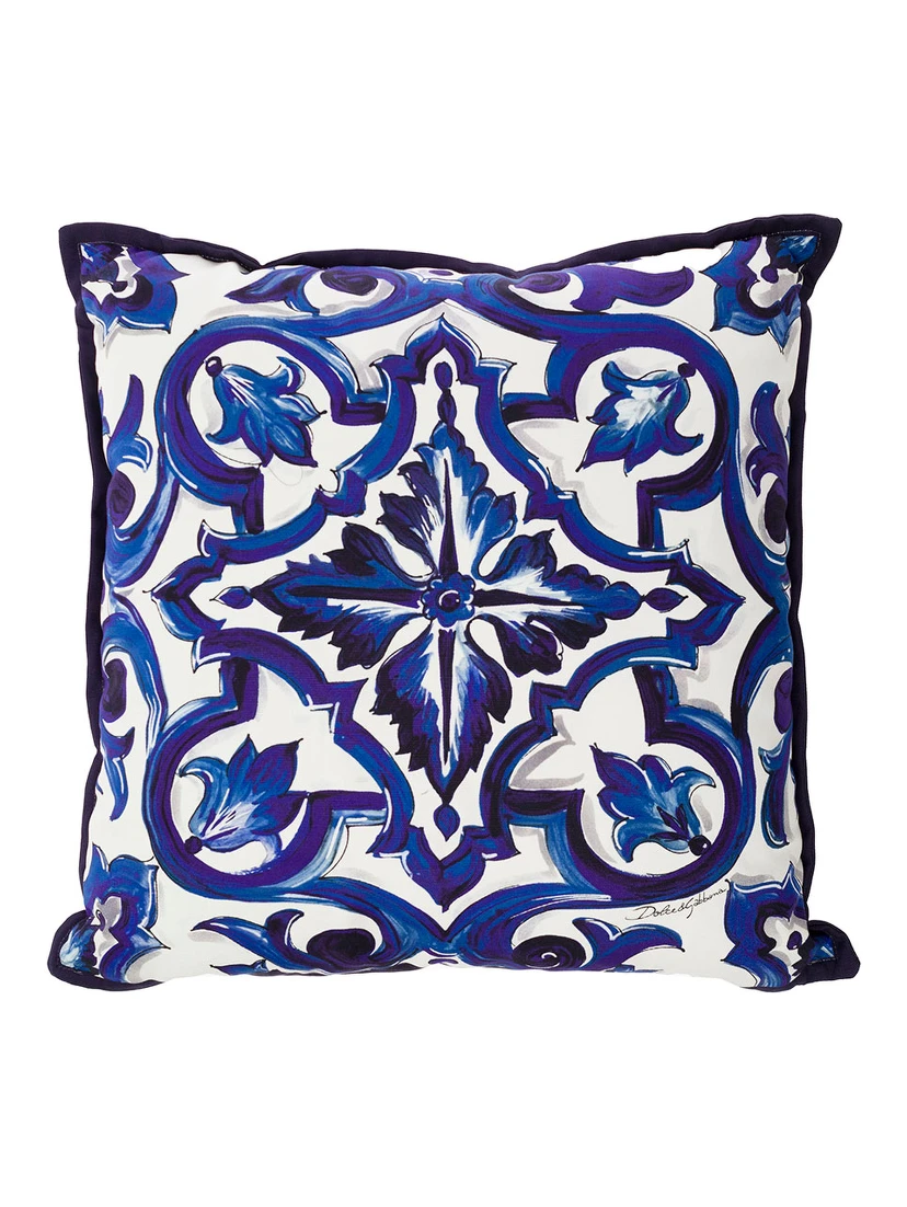 وسادة صغيرة زرقاء وبيضاء بنقشة البحر الأبيض المتوسط الزرقاء من القطن من دولتشي آند غابانا