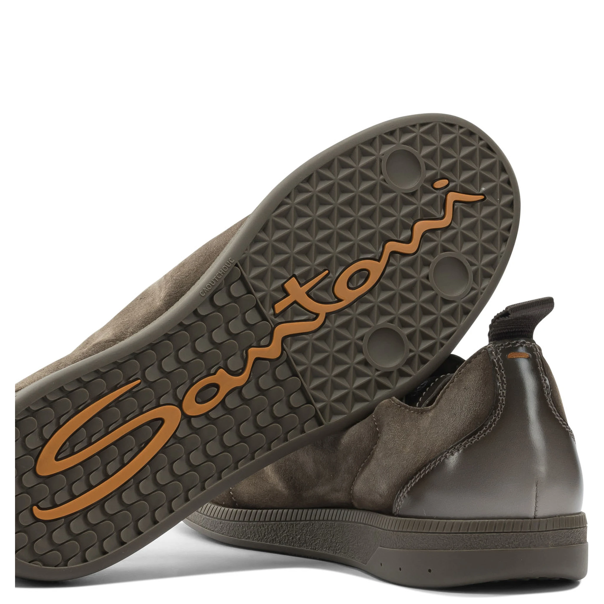 Sneaker with elastic laces