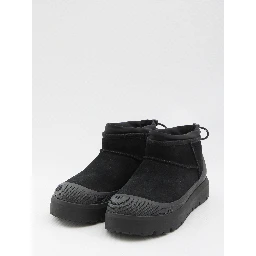حذاء Ugg كلاسيكي صغير الحجم مناسب لجميع الأحوال الجوية