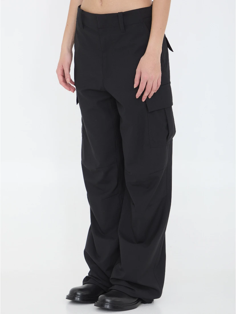 Cargo trousers in lightweight woo