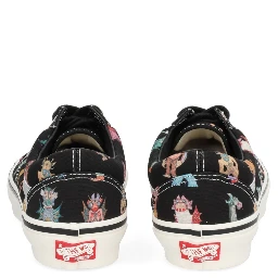 حذاء رياضي "OTW OLD SKOOL" من فانز بالتعاون مع أندر كوفر