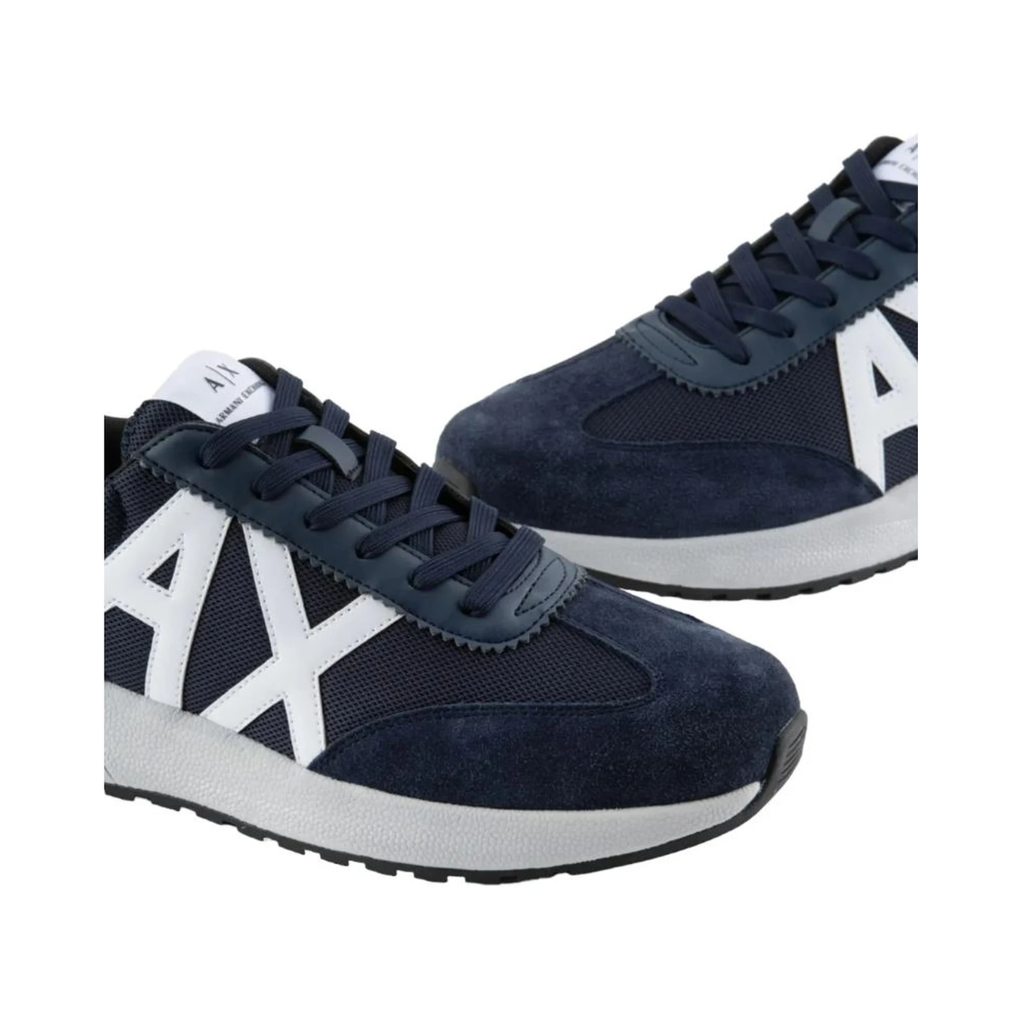 logo-patch panelled-design sneakers