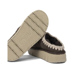 "Bounce Clog Metal Logo" slippers