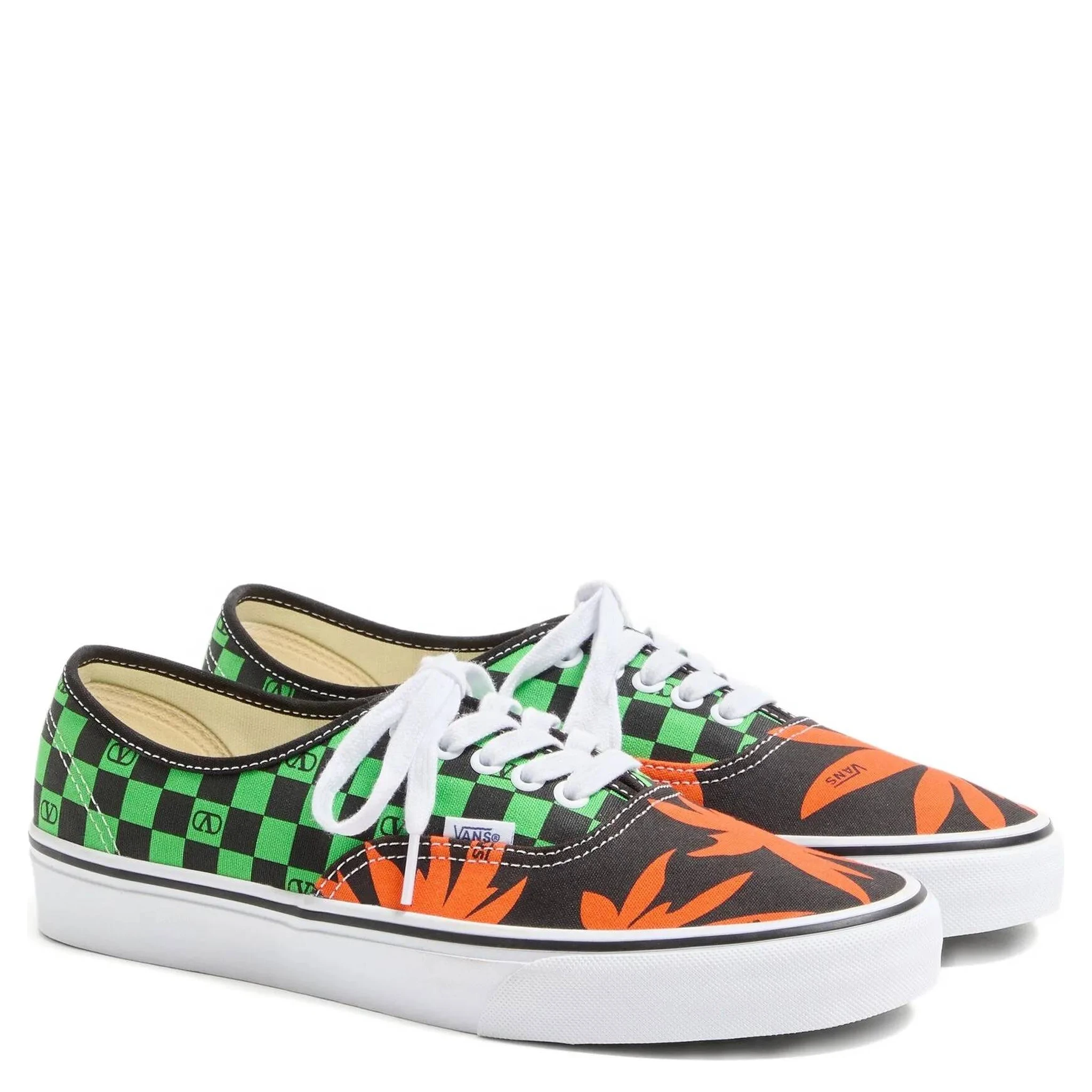 أحذية رياضية من تصميم VANS X VALENTINO