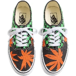 أحذية رياضية من تصميم VANS X VALENTINO