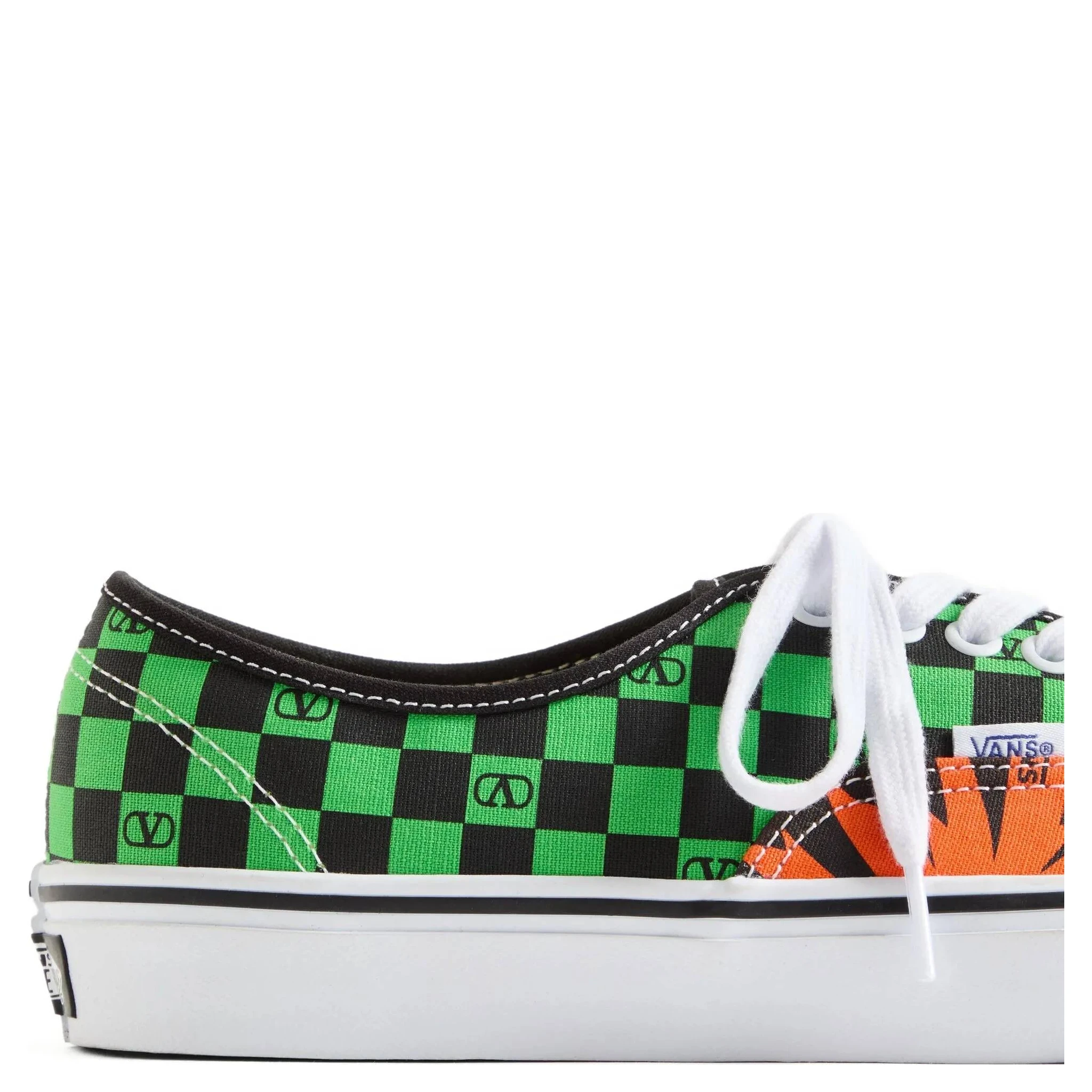 أحذية رياضية من تصميم VANS X VALENTINO