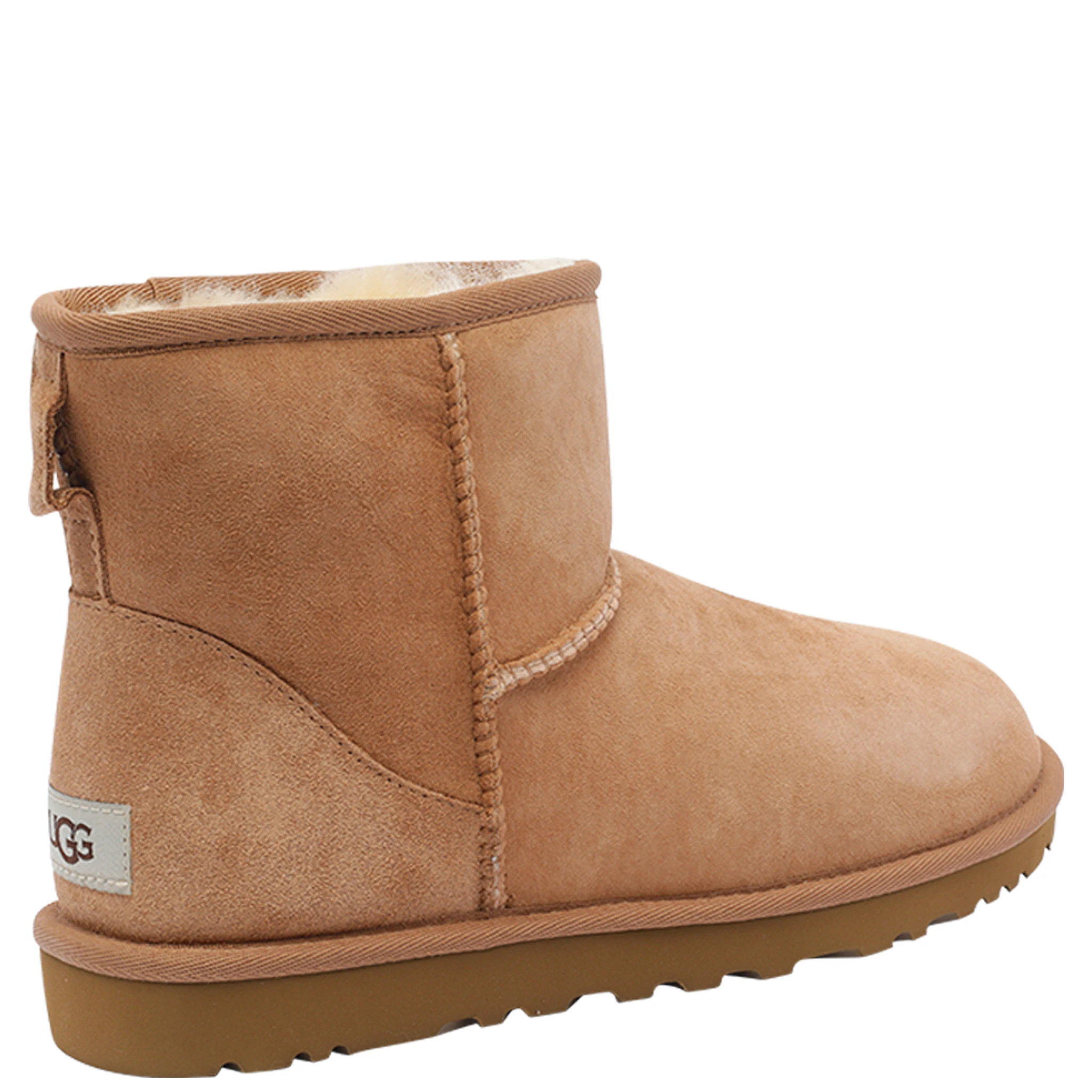 أحذية UGG بنية اللون