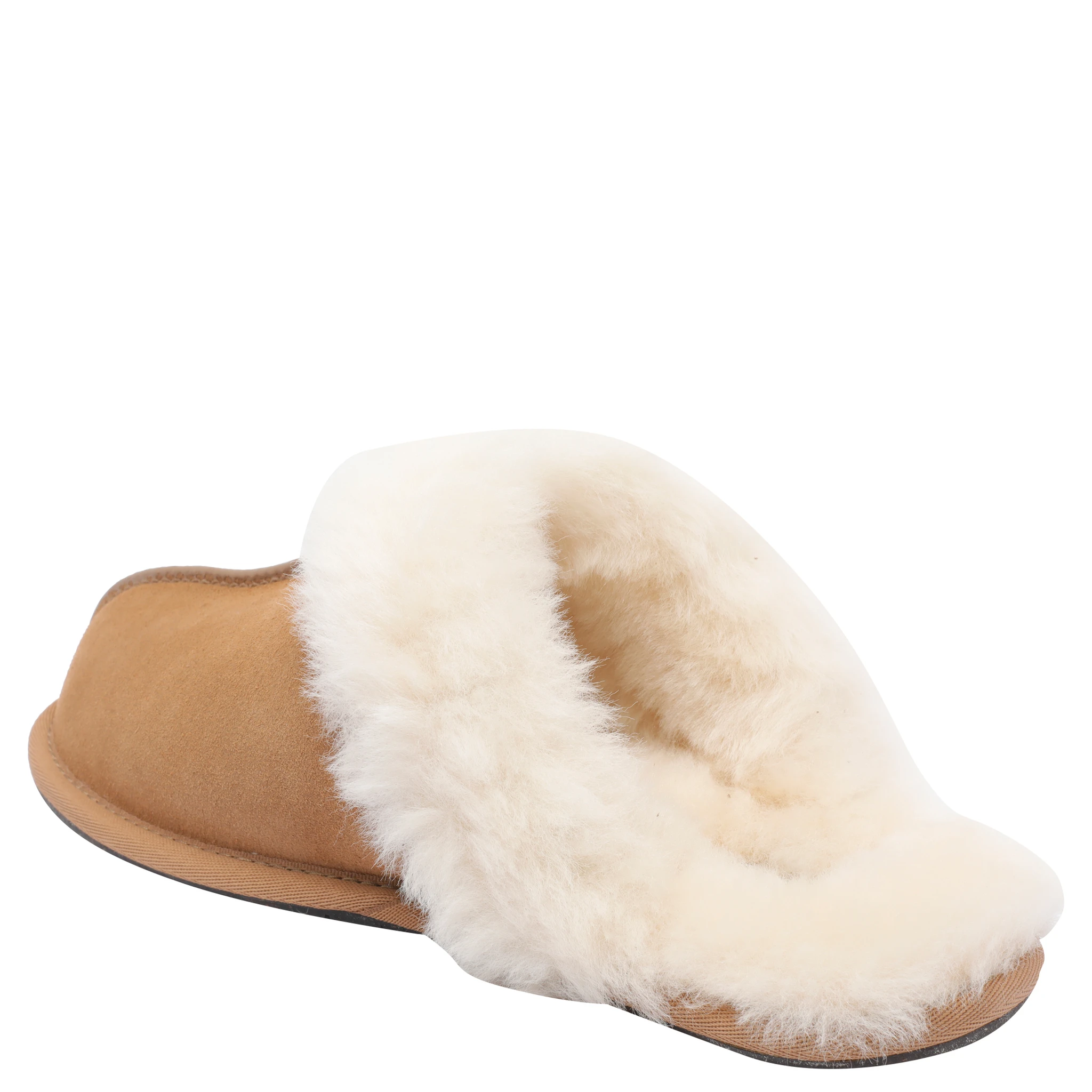 صندل UGG بني اللون