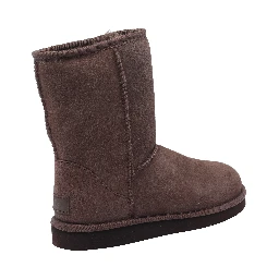 أحذية UGG بنية اللون