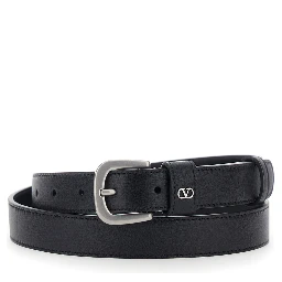 Black Belt with Front Buckle Closure and VLogo Plaque on the Loop in Leather Man