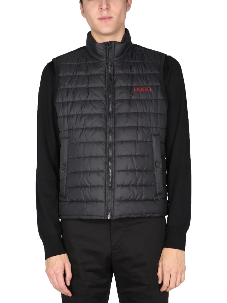 HOODED DOWN VEST