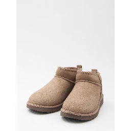 أحذية Ugg الكلاسيكية الصغيرة جدًا