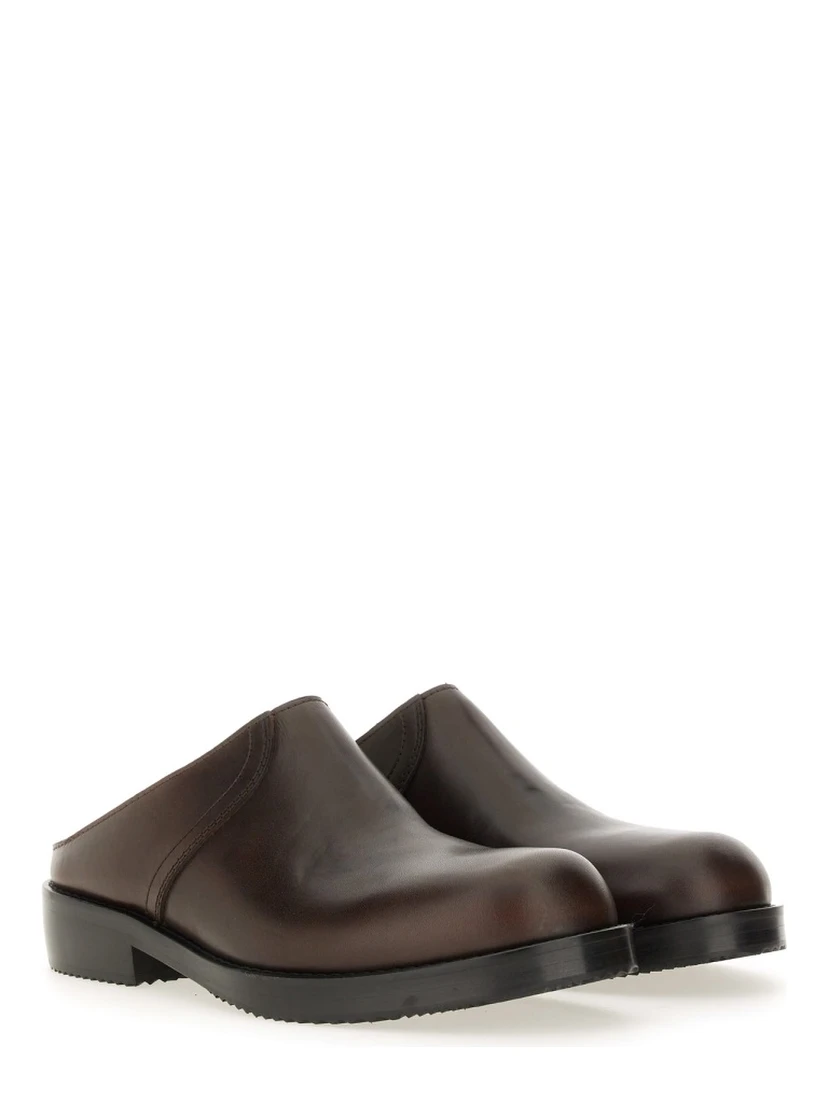 LEATHER CLOGS