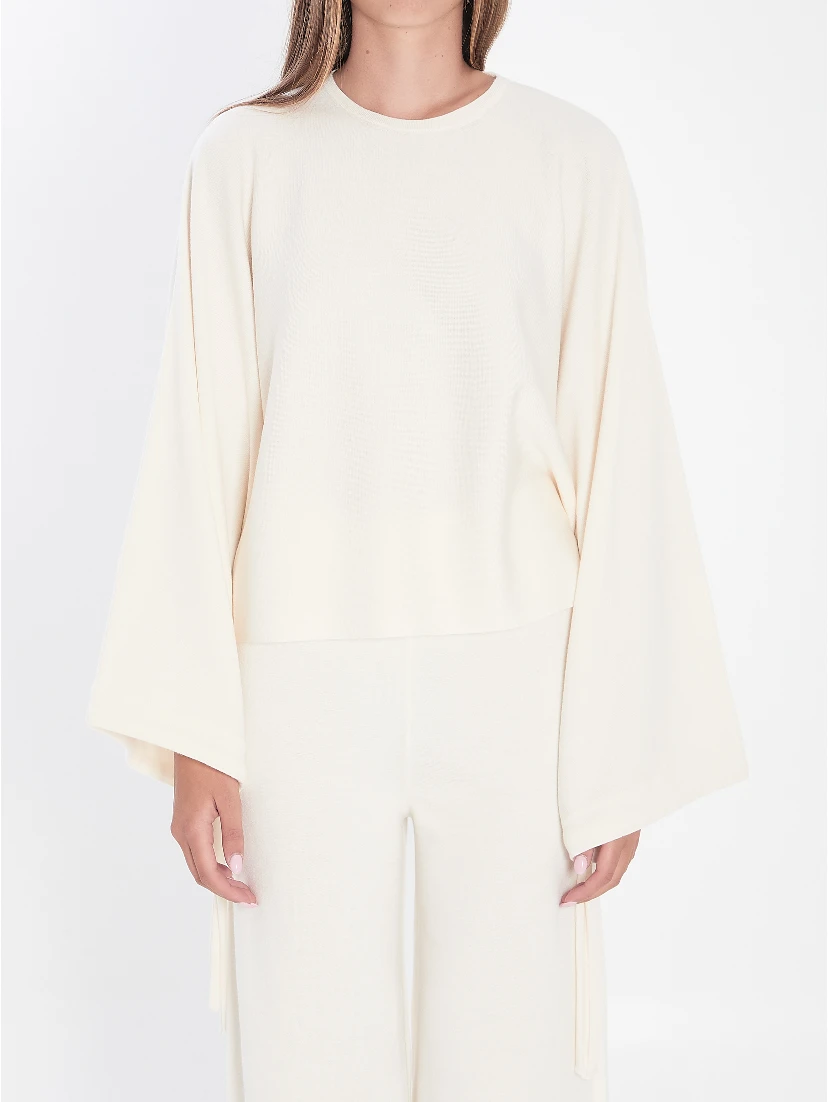 Sweater in fine wool yarn