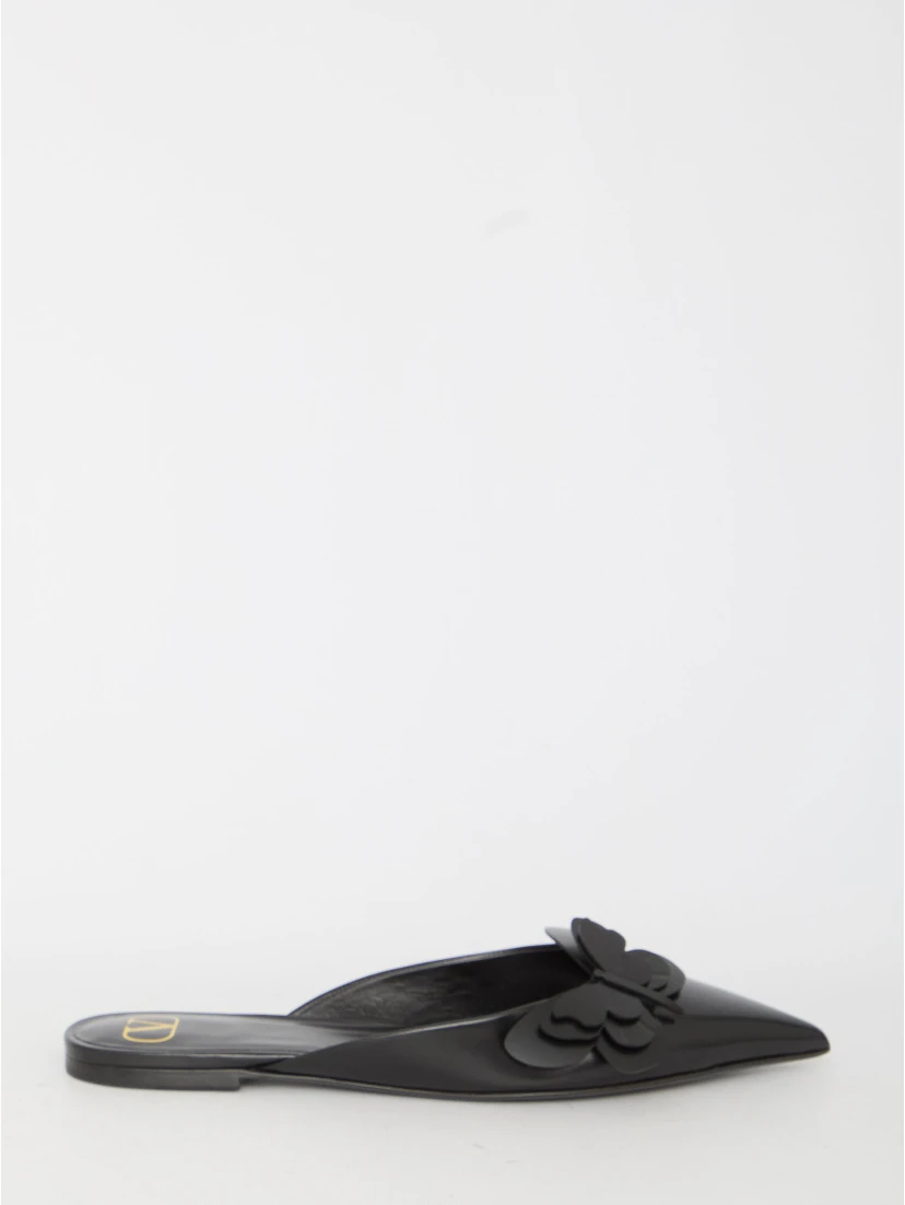 Flat mules in leather