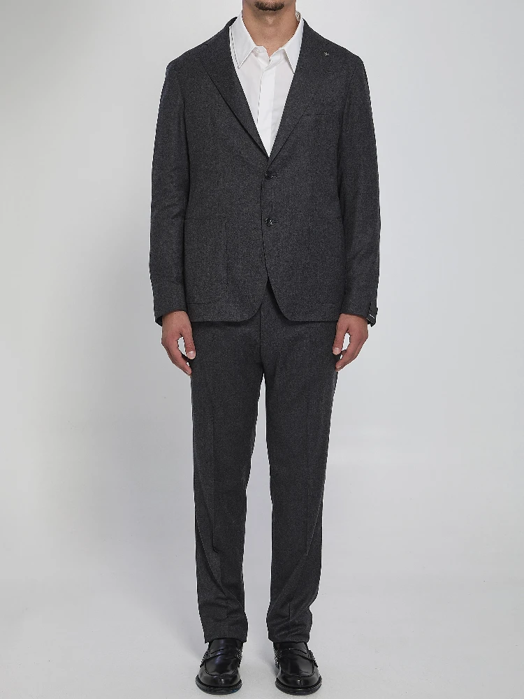 Single-breasted suit in wool and silk