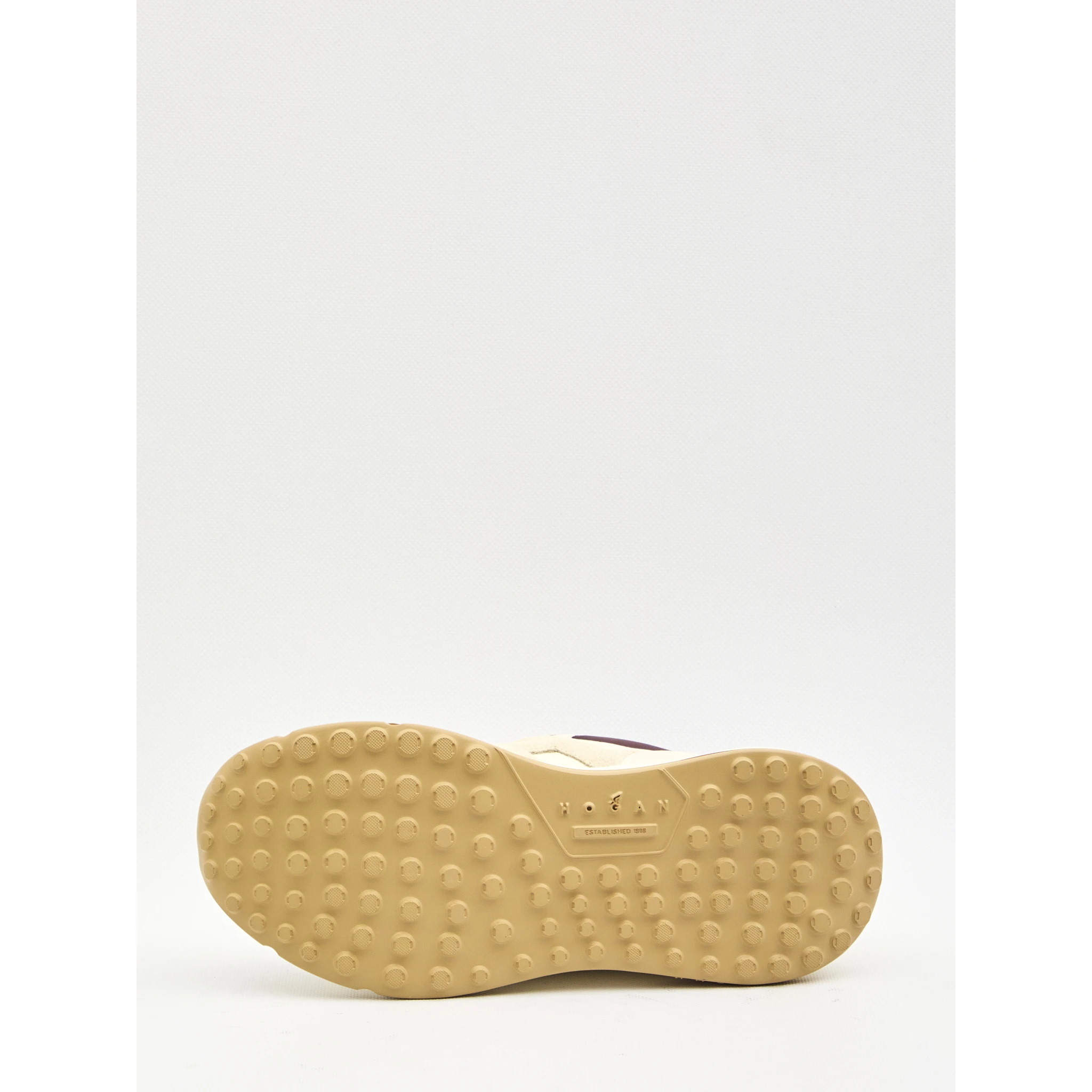 H669 sneakers