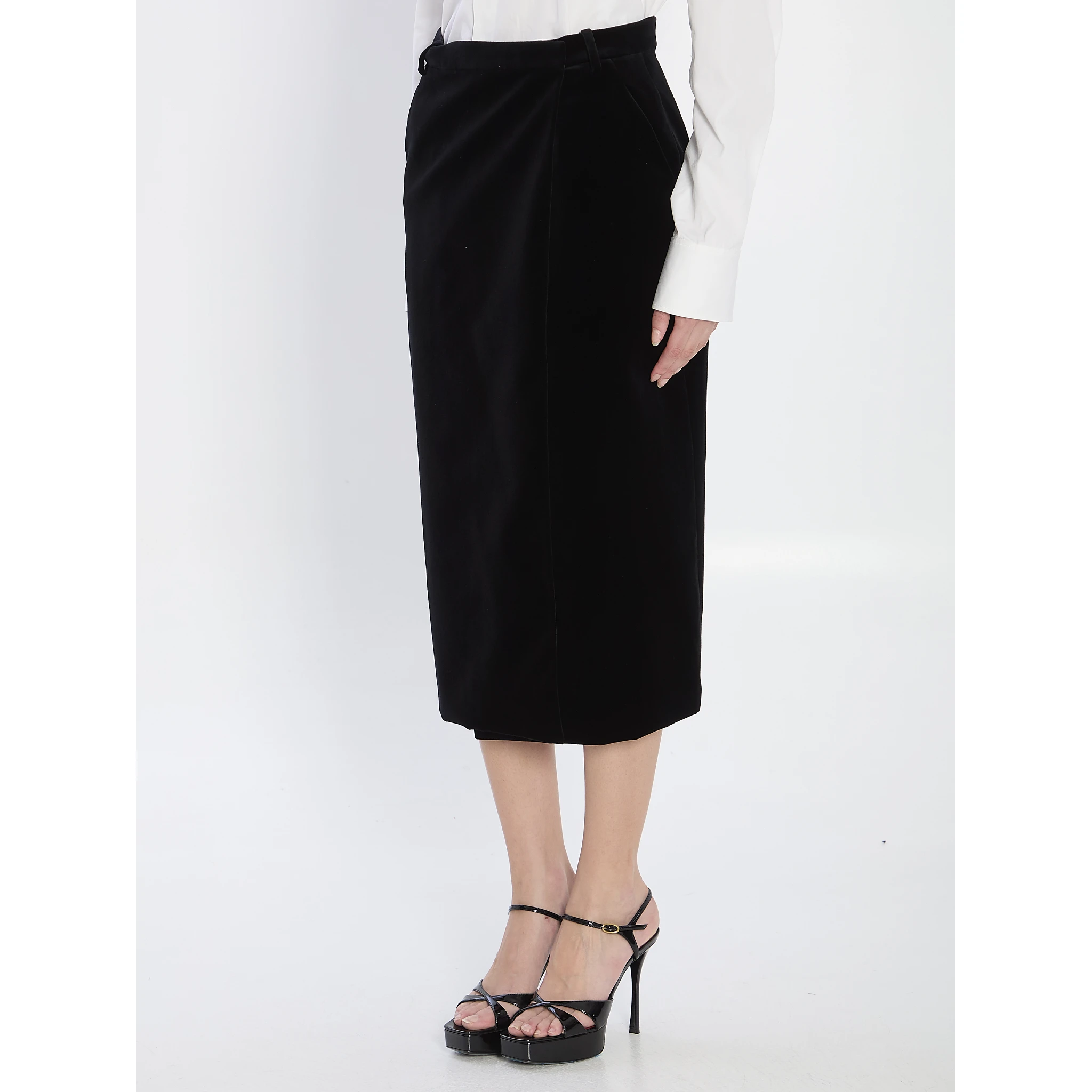 Wrap skirt in velvet