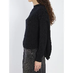 Sweater with logo