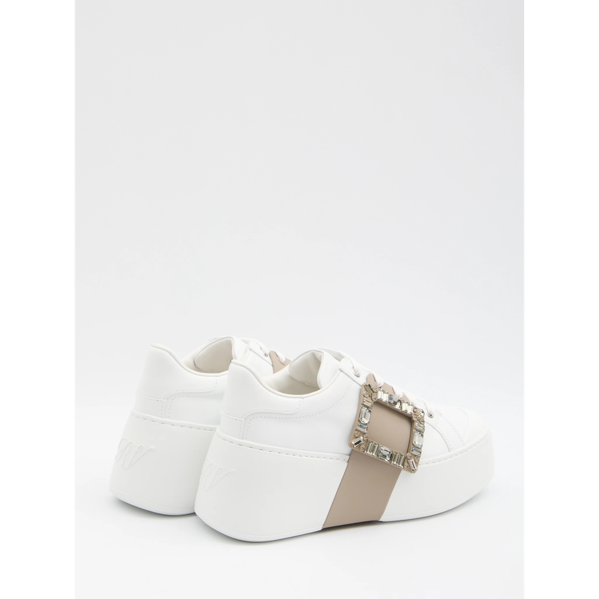 Viv' Skate sneakers in leather




Chiedi a ChatGPT