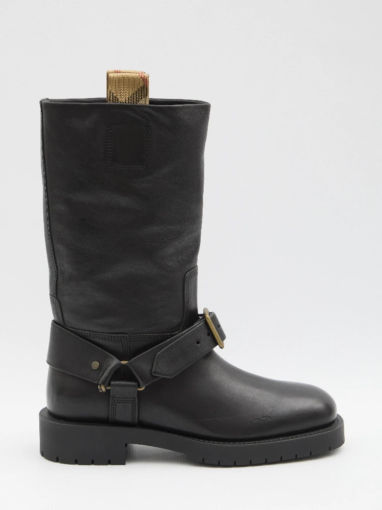 Saddle boots
