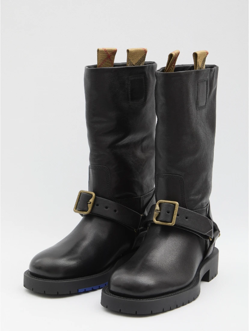 Saddle boots
