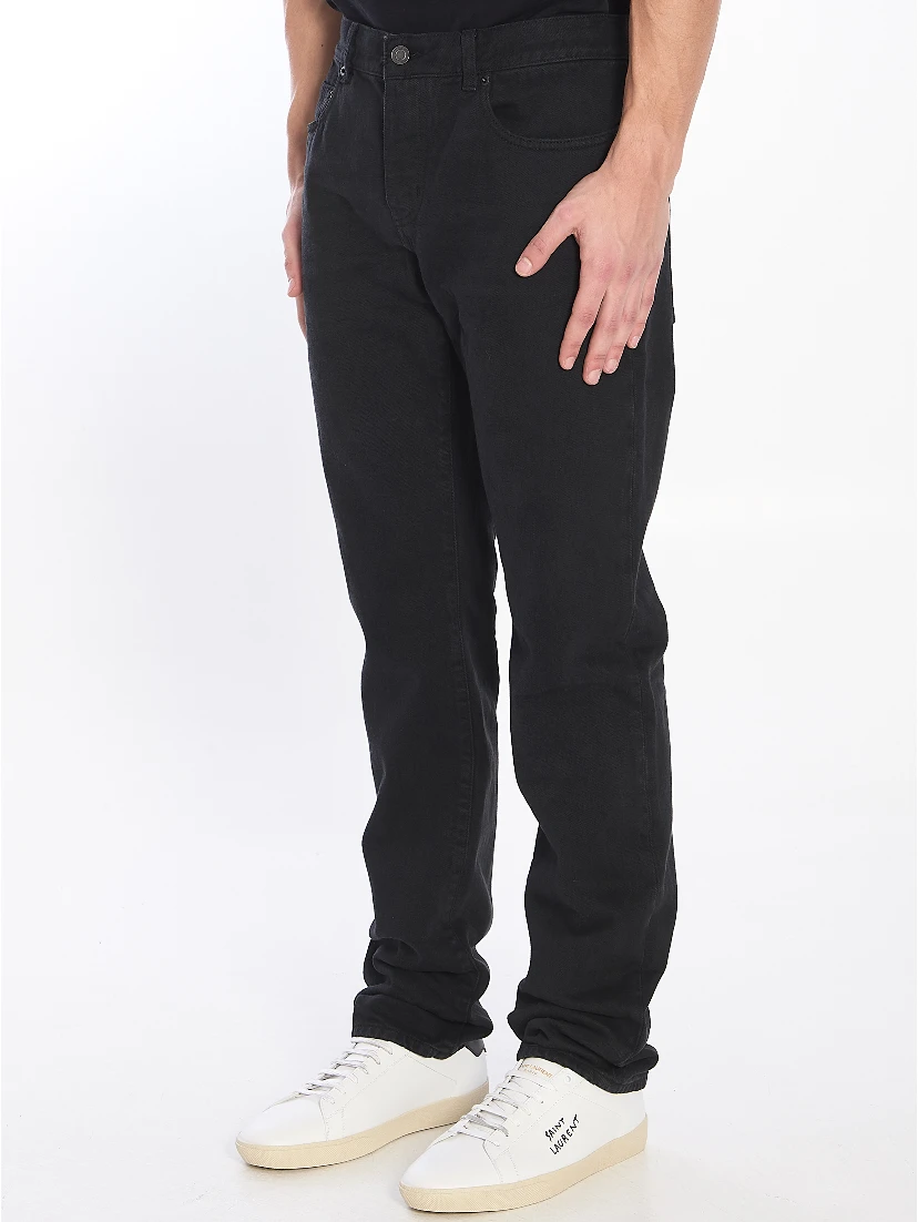 Slim-fit jeans