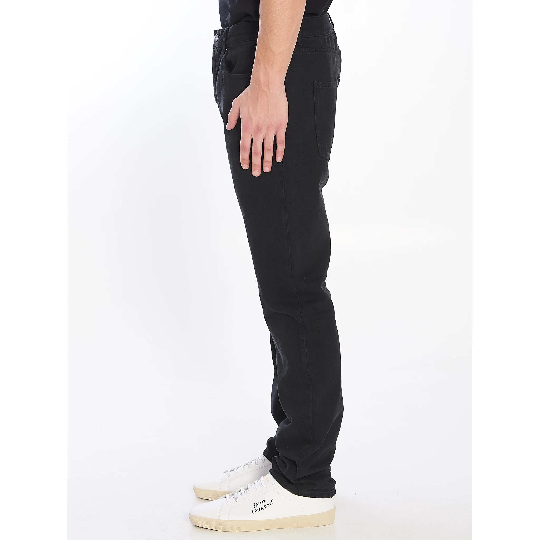Slim-fit jeans
