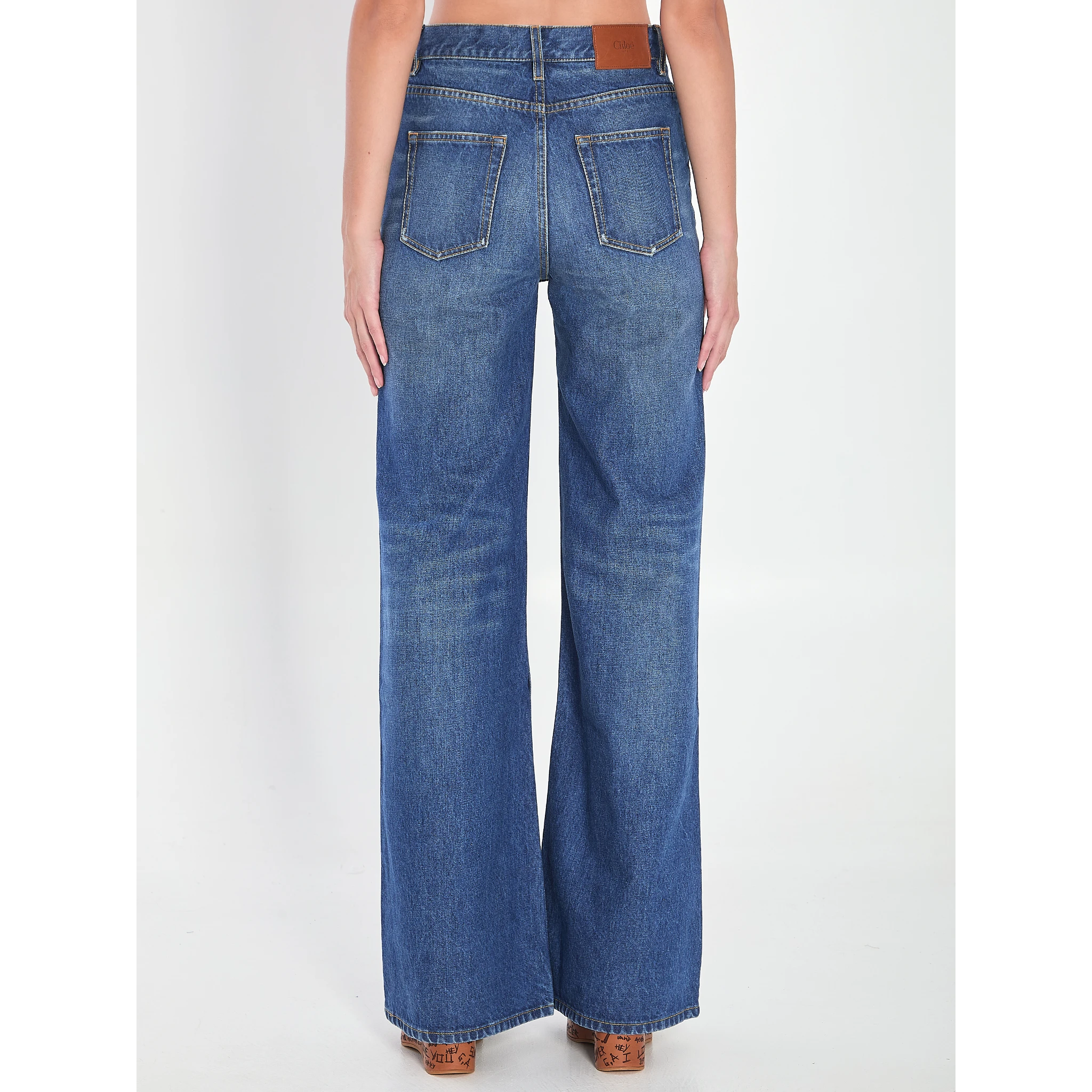 Wide-leg Jeans