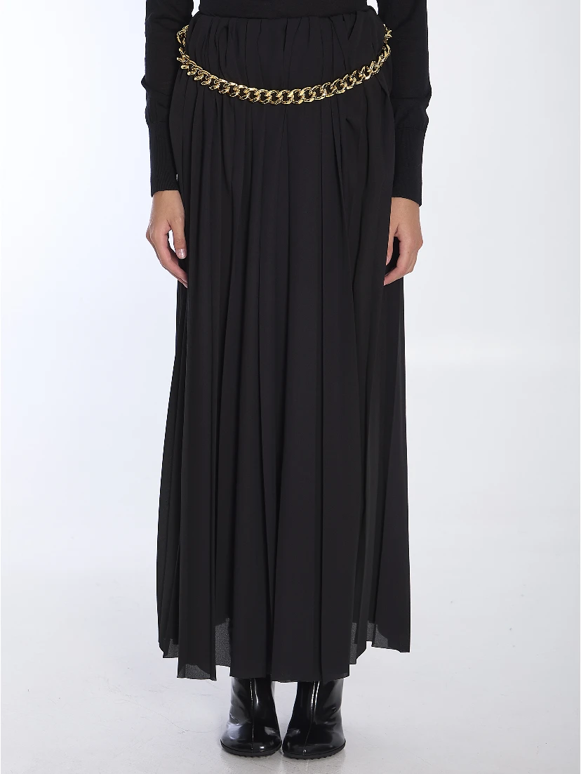 تنورة مطوية