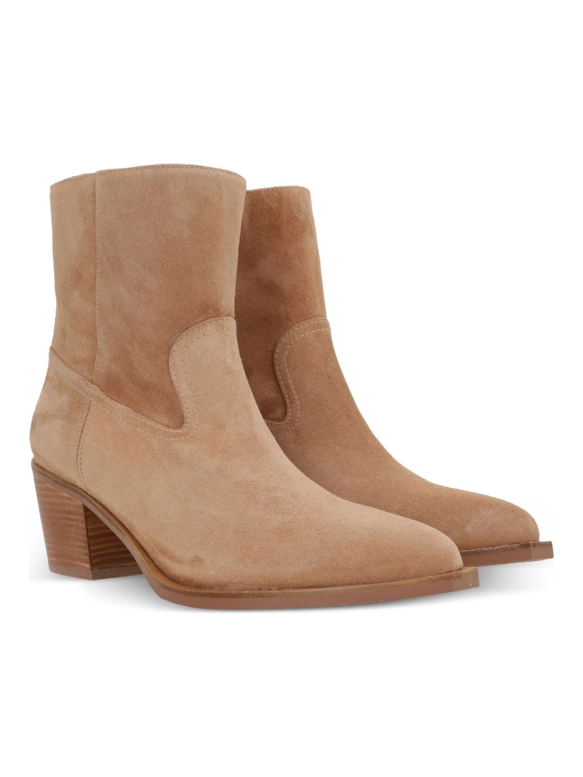 Stuart Weitzman Boots Brown