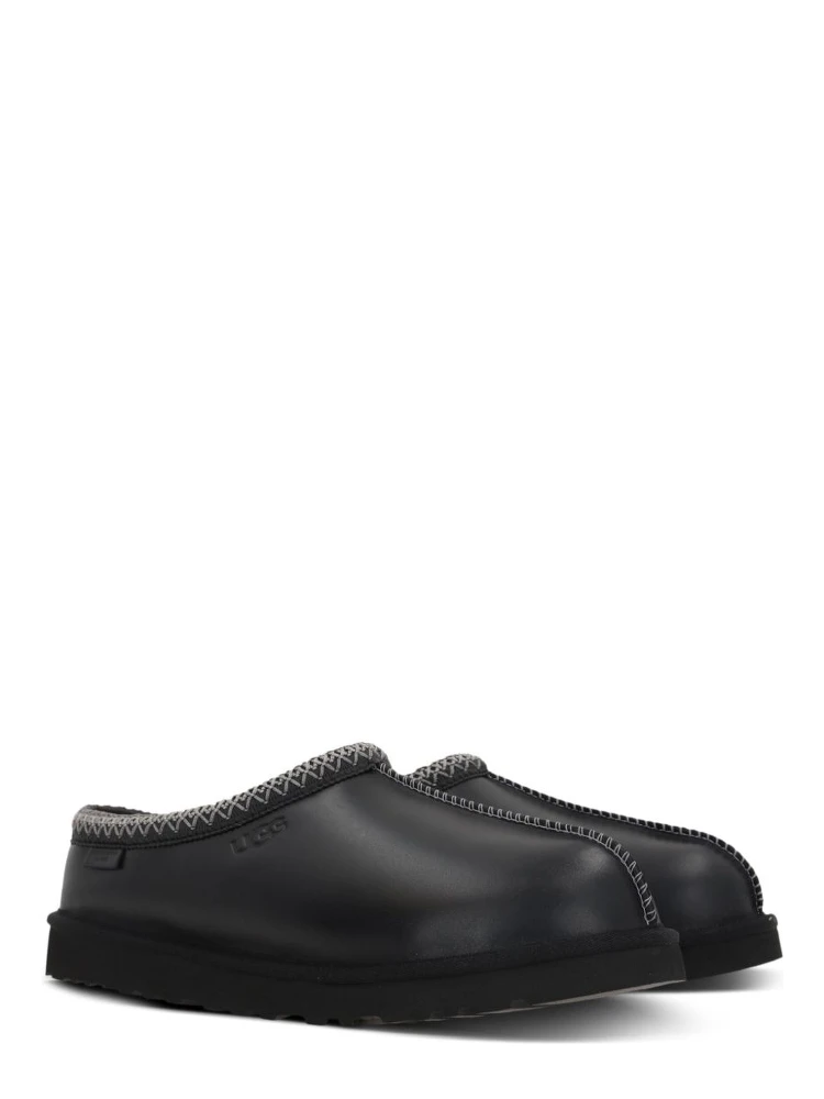 صندل UGG أسود alternative