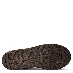 صندل UGG بني اللون