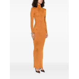 صورة ذاتية، فساتين بيج