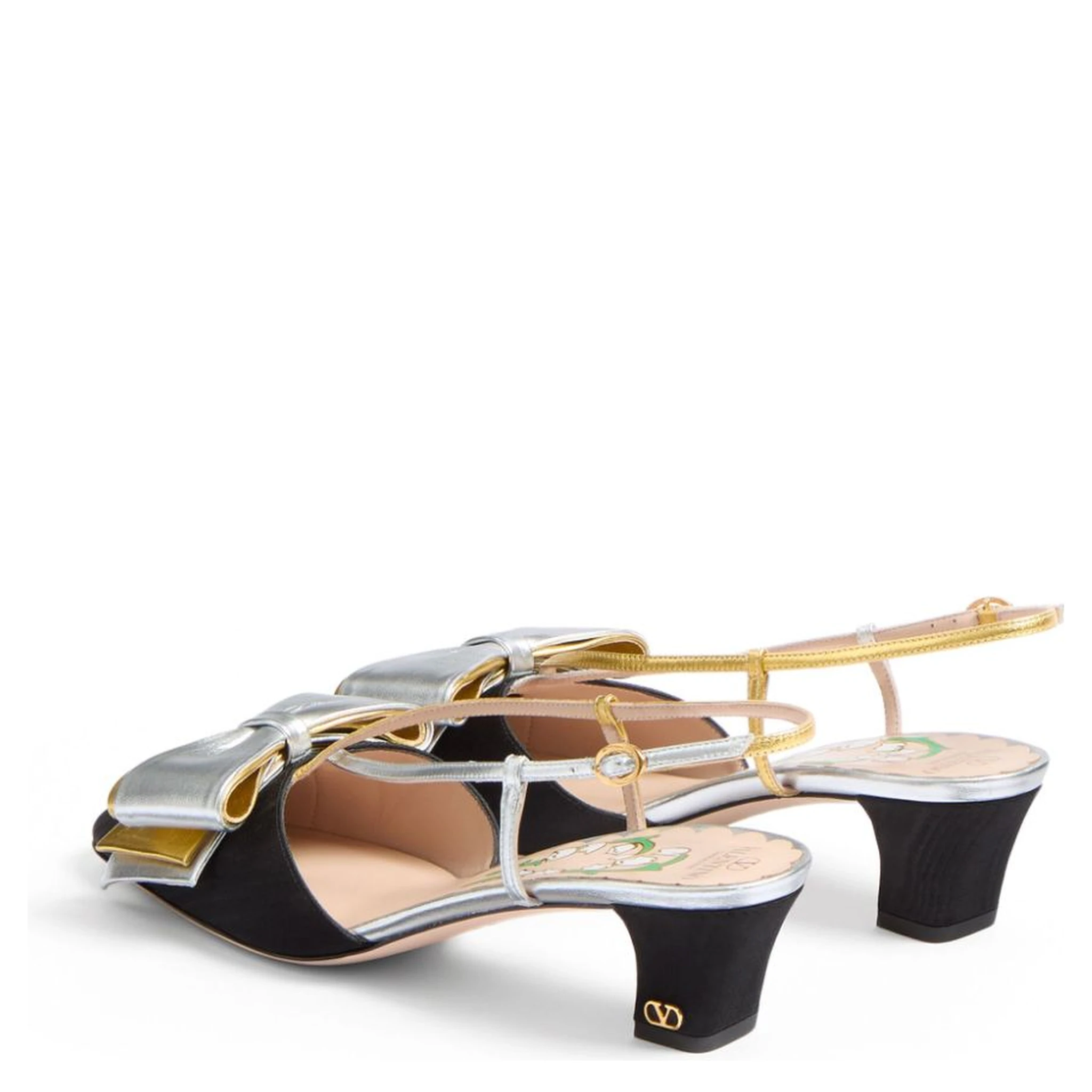 "Bowow" pumps