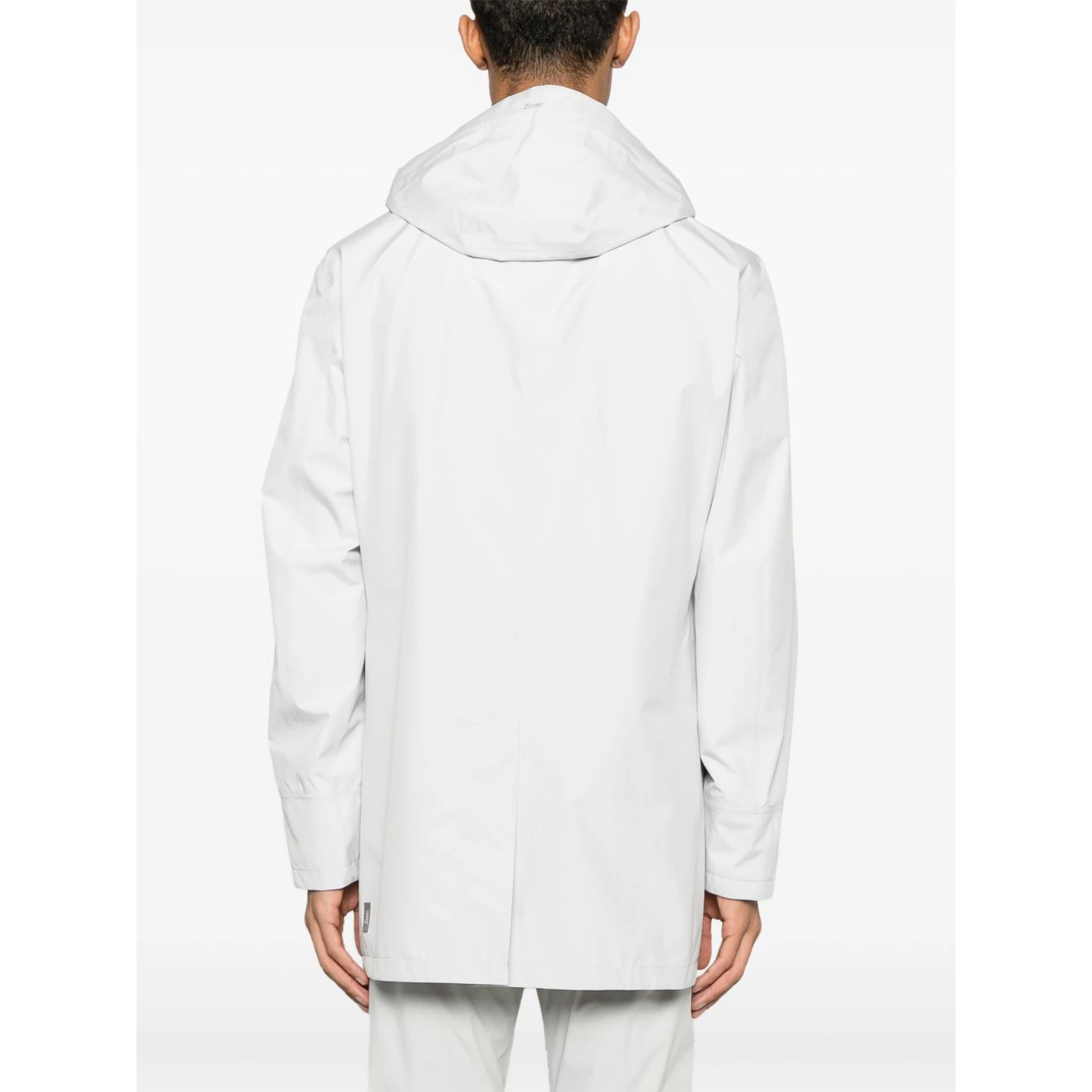 معطف واقٍ من المطر مصنوع من مادة Gore-tex