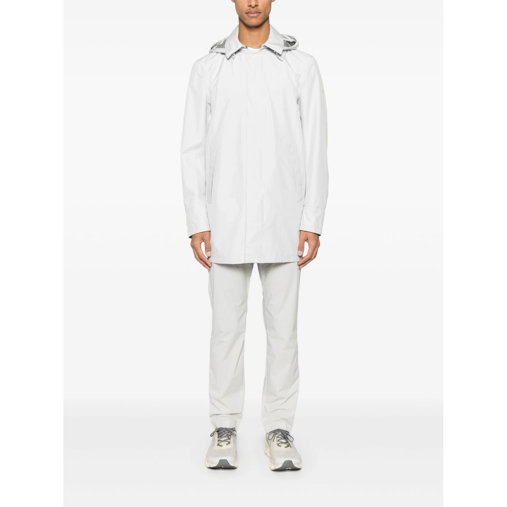 معطف واقٍ من المطر مصنوع من مادة Gore-tex